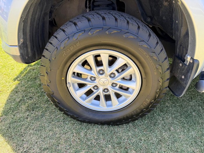 2015 Mitsubishi Challenger