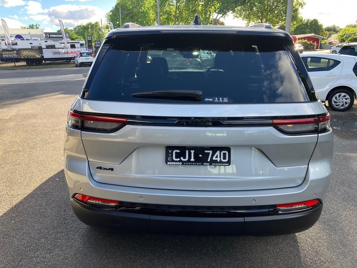 2022 Jeep Grand Cherokee Night Eagle