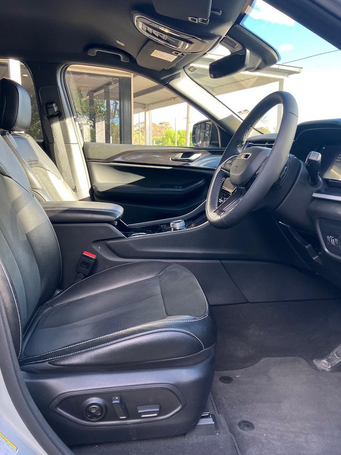 2022 Jeep Grand Cherokee Night Eagle