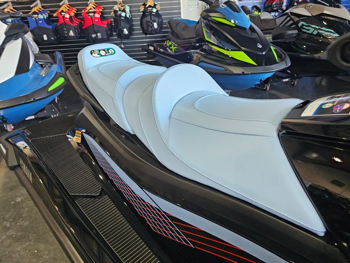 2025 Yamaha VX CR PWC Deepwater Blue