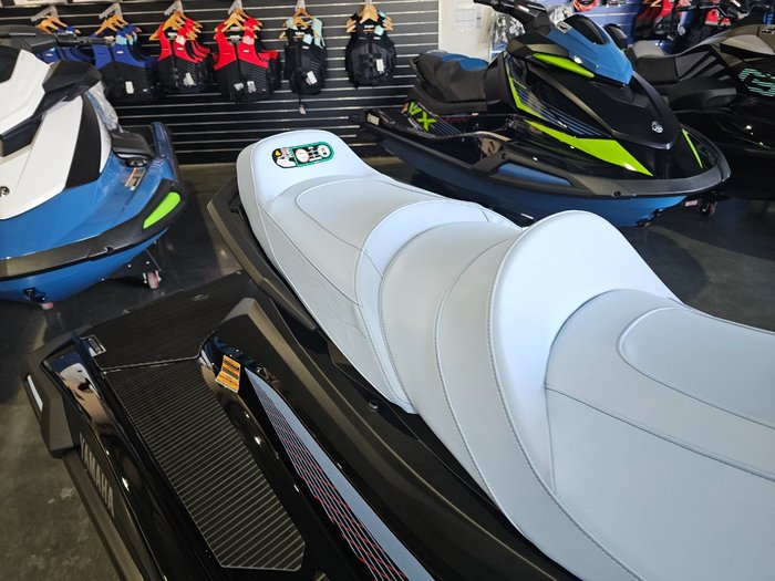 2025 Yamaha VX CR PWC Deepwater Blue