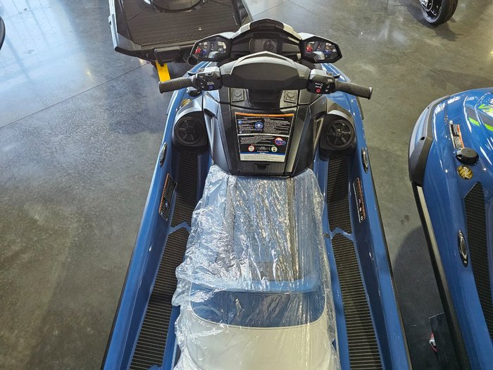 2025 Yamaha VX CR PWC Deepwater Blue