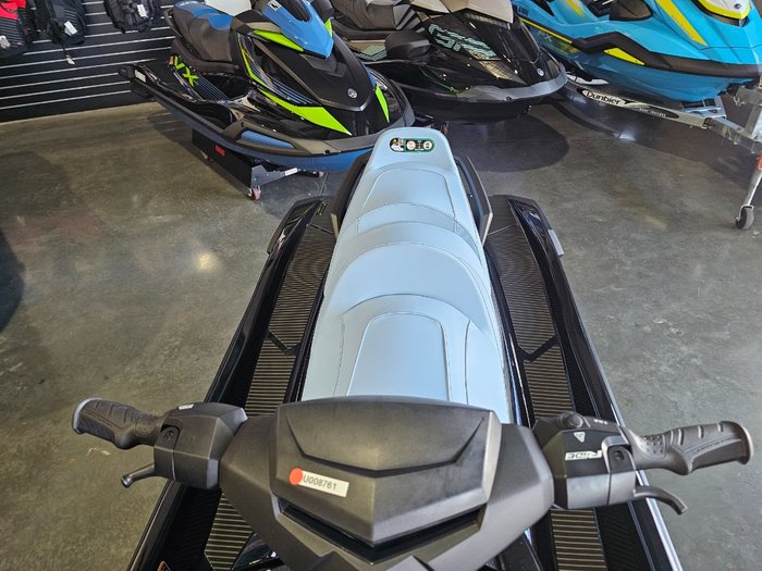 2025 Yamaha VX CR PWC Deepwater Blue