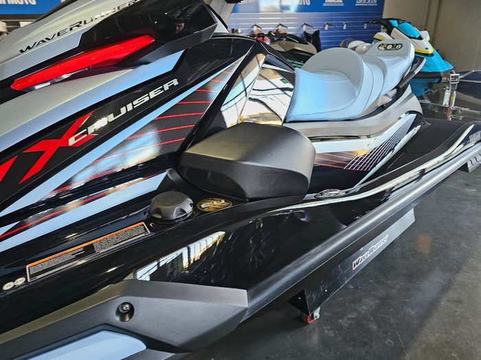 2025 Yamaha VX CR PWC Deepwater Blue