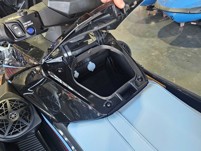 2025 Yamaha VX CR PWC Deepwater Blue