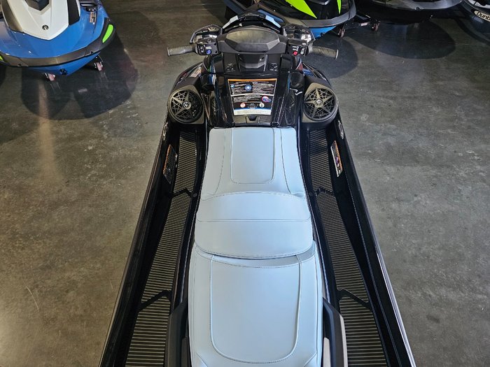 2025 Yamaha VX CR PWC Deepwater Blue