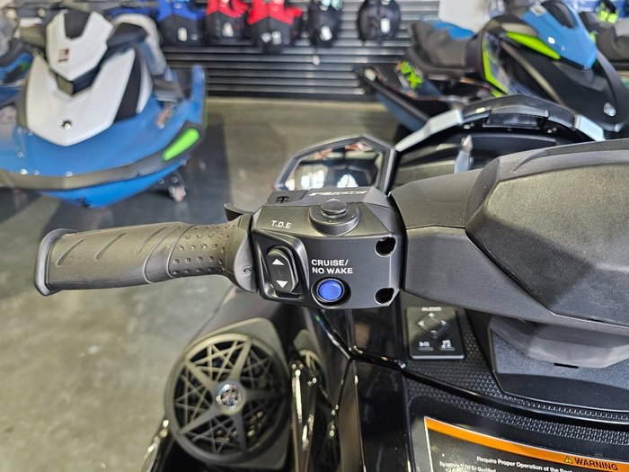 2025 Yamaha VX CR PWC Deepwater Blue