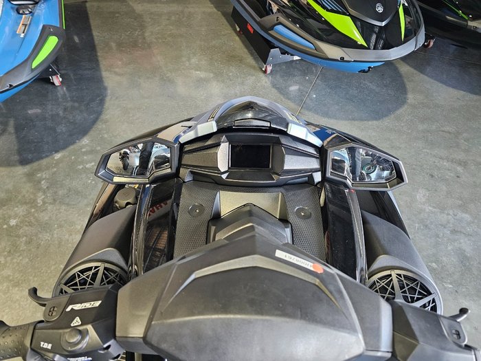 2025 Yamaha VX CR PWC Deepwater Blue