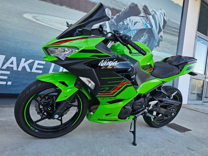 2024 Kawasaki NINJA 400 Green