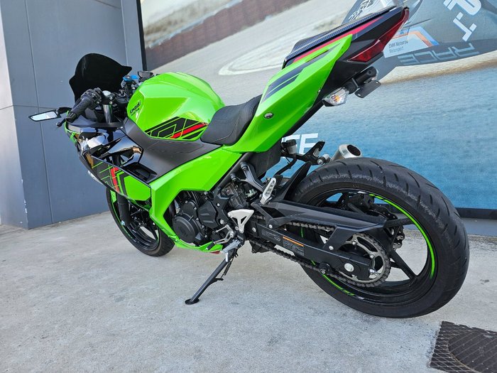 2024 Kawasaki NINJA 400 Green