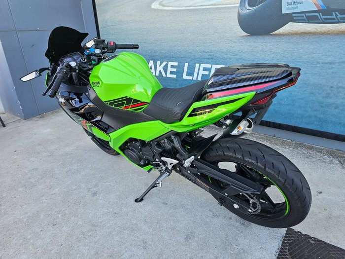 2024 Kawasaki NINJA 400 Green