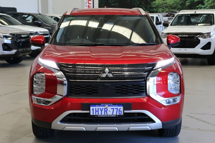 2023 Mitsubishi Outlander LS