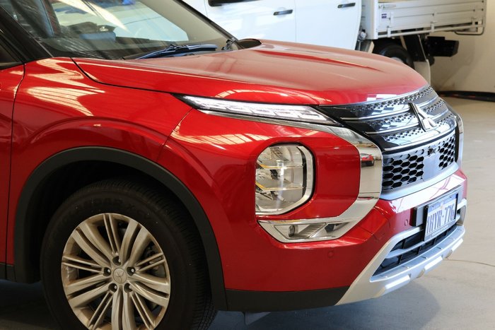 2023 Mitsubishi Outlander LS