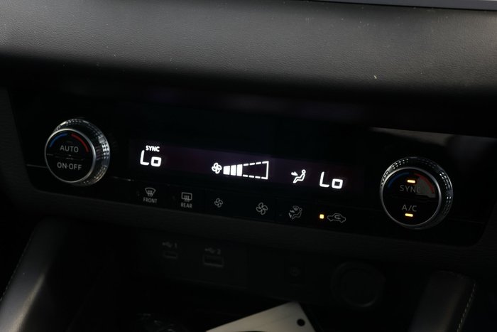 2023 Mitsubishi Outlander LS