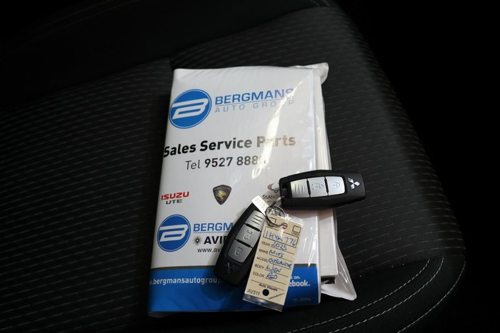 2023 Mitsubishi Outlander LS