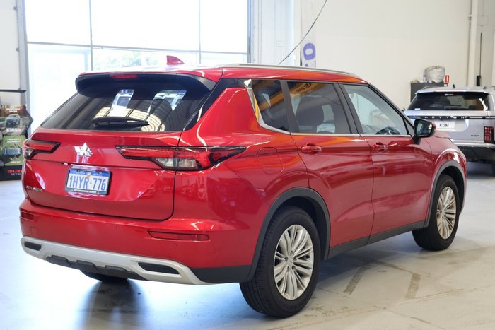 2023 Mitsubishi Outlander LS