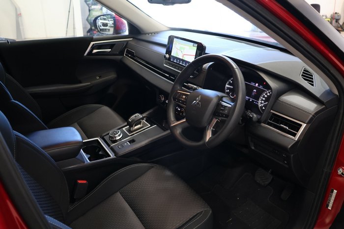 2023 Mitsubishi Outlander LS