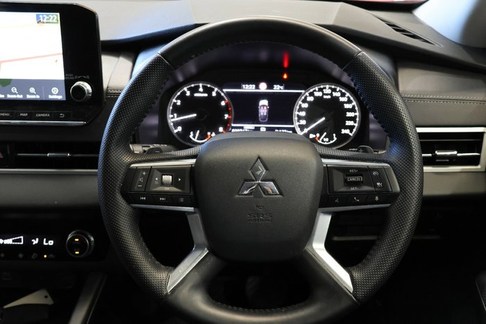 2023 Mitsubishi Outlander LS