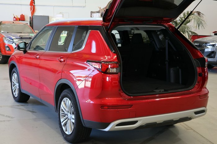 2023 Mitsubishi Outlander LS