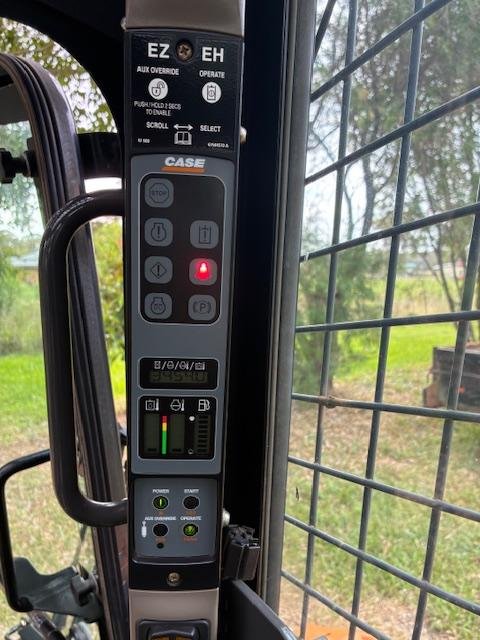 2016 CASE CONSTRUCTION Sr200 Orange