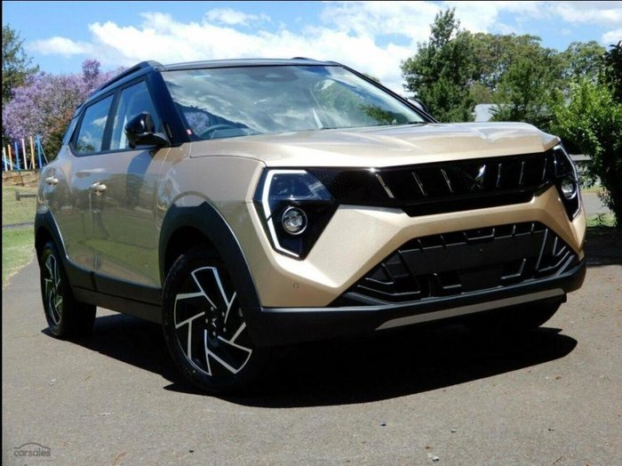 2025 Mahindra XUV3XO AX7L