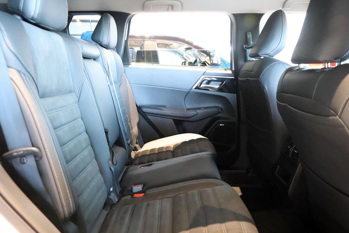 2025 Mitsubishi Outlander Aspire