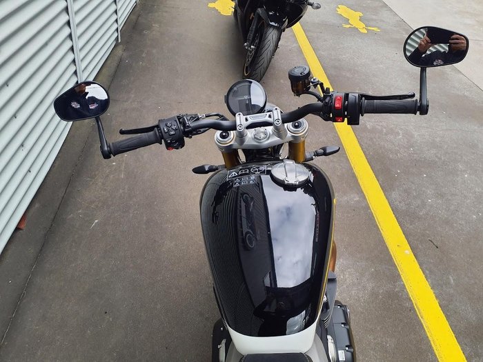 2025 Triumph Speed Twin 1200 RS Speed Twin Black