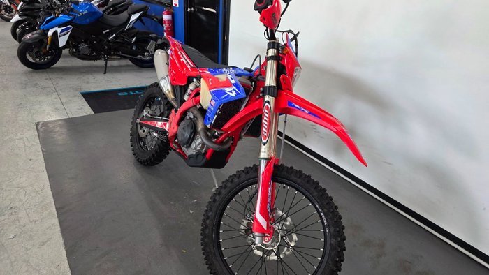 2022 BETA RR 390 4T EFI Red