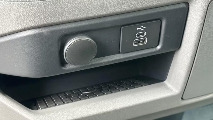 2025 Volkswagen Transporter TDI 125kW