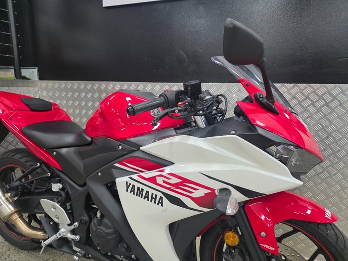 2015 Yamaha YZF-R3 RED