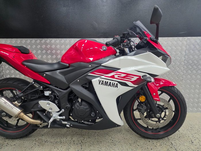 2015 Yamaha YZF-R3 RED