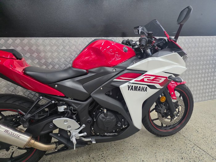 2015 Yamaha YZF-R3 RED