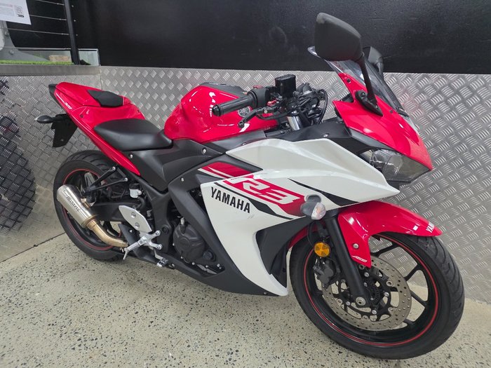 2015 Yamaha YZF-R3 RED