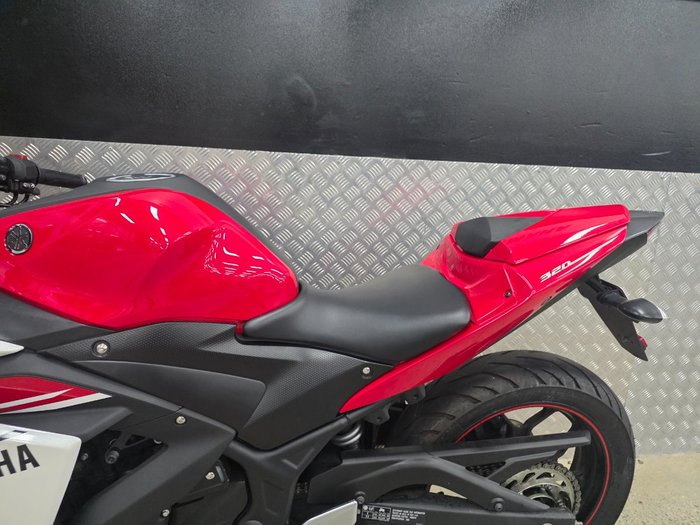 2015 Yamaha YZF-R3 RED