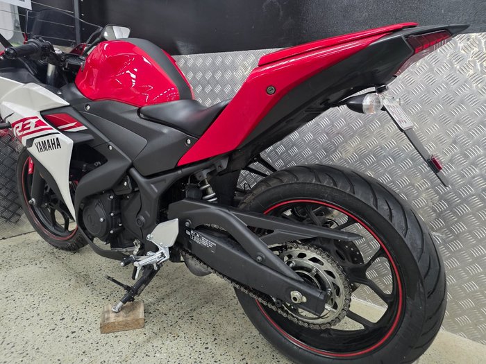 2015 Yamaha YZF-R3 RED