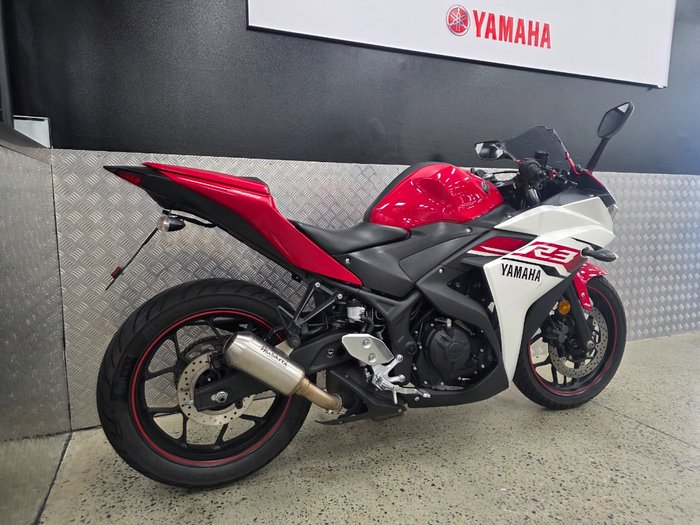 2015 Yamaha YZF-R3 RED