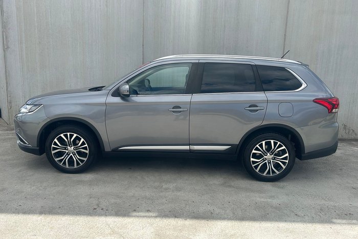 2016 Mitsubishi Outlander LS