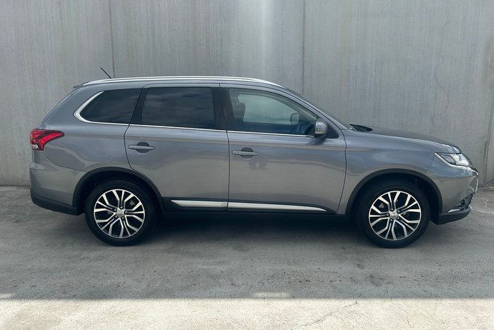 2016 Mitsubishi Outlander LS