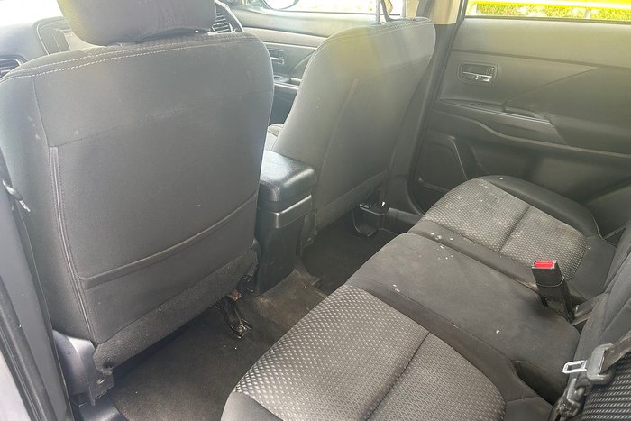 2016 Mitsubishi Outlander LS