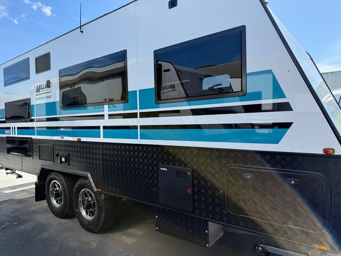 2025 Millard Mflow 19'11 Triple Bunk