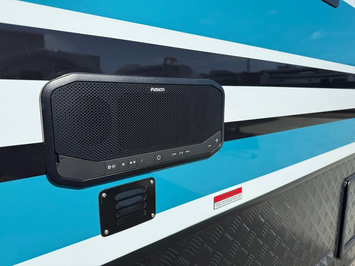 2025 Millard Mflow 19'11 Triple Bunk