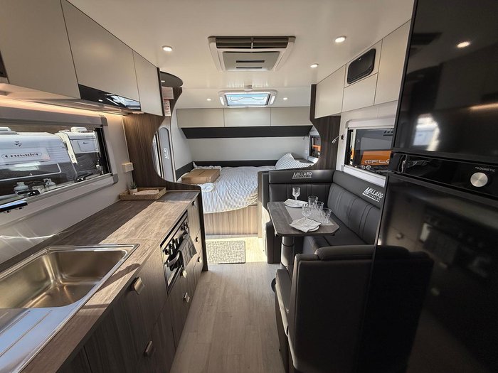 2025 Millard Mflow 19'11 Triple Bunk