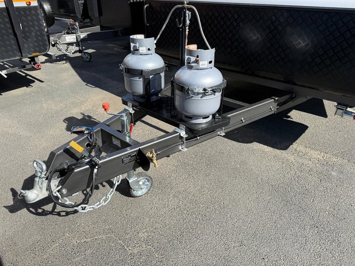 2025 Millard Mflow 19'11 Triple Bunk