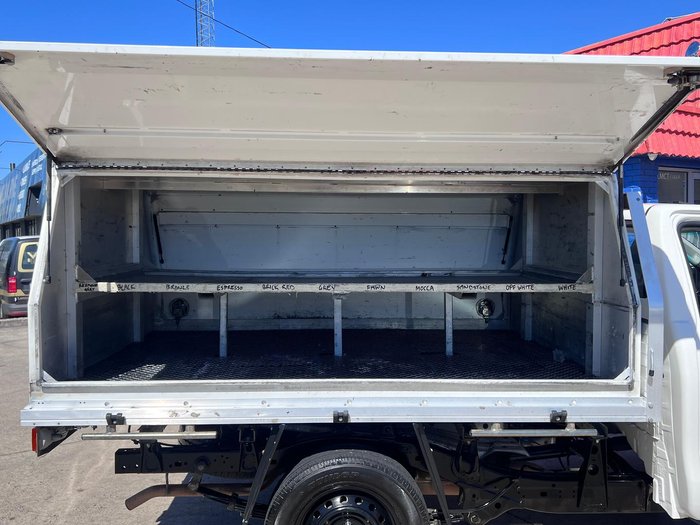 2016 Toyota Hilux Workmate TGN121R 4x2 Glacier White