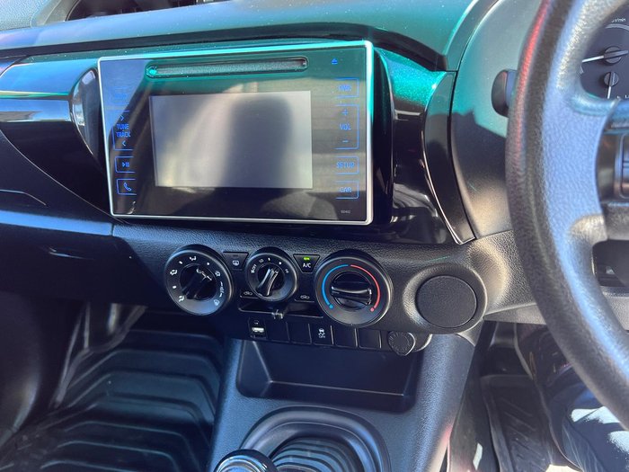 2016 Toyota Hilux Workmate TGN121R 4x2 Glacier White