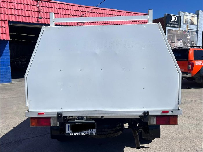 2016 Toyota Hilux Workmate TGN121R 4x2 Glacier White