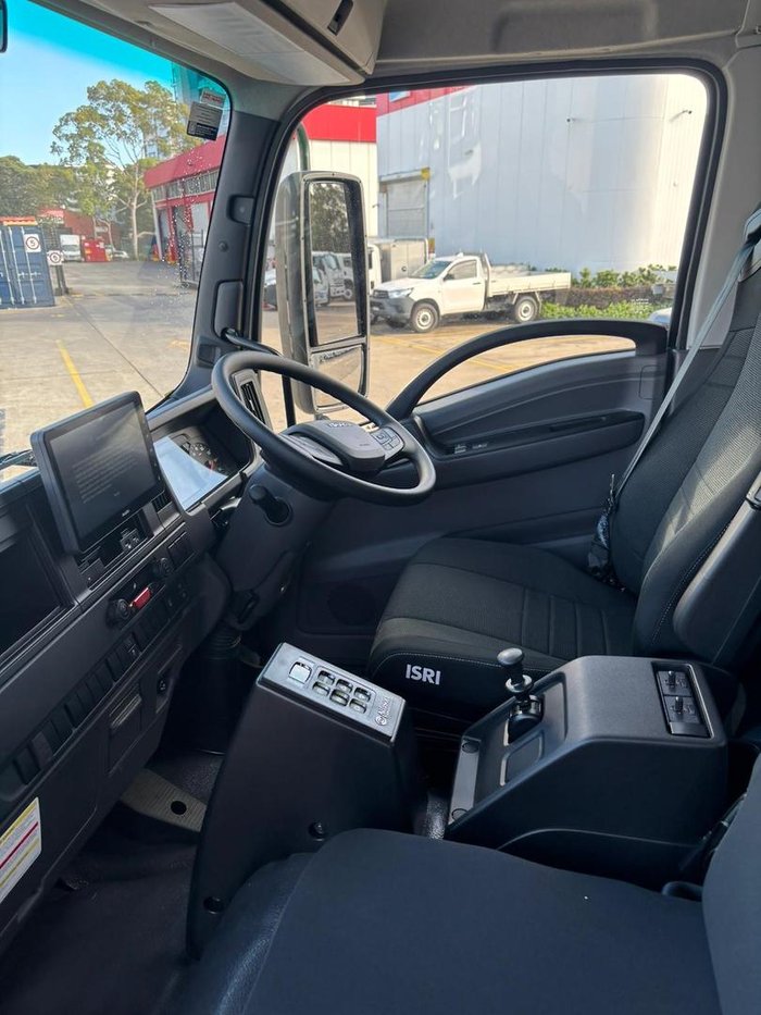2025 Isuzu F Series FVL 260-300 AT R67