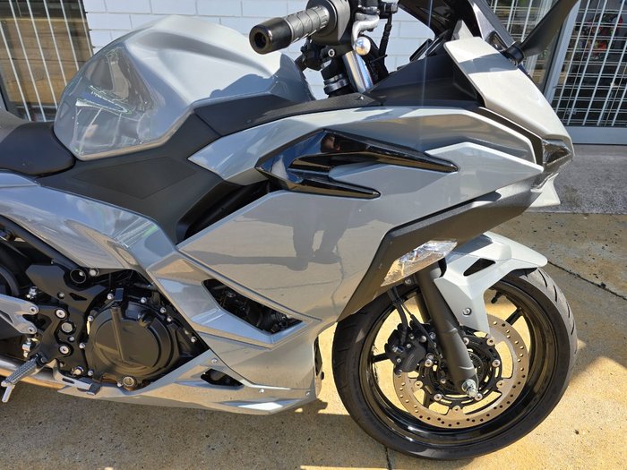 2025 Kawasaki NINJA 500 GREY