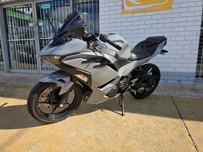 2025 Kawasaki NINJA 500 GREY