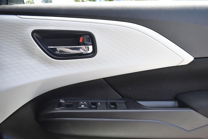 2024 Suzuki Swift Hybrid UZ Pure White